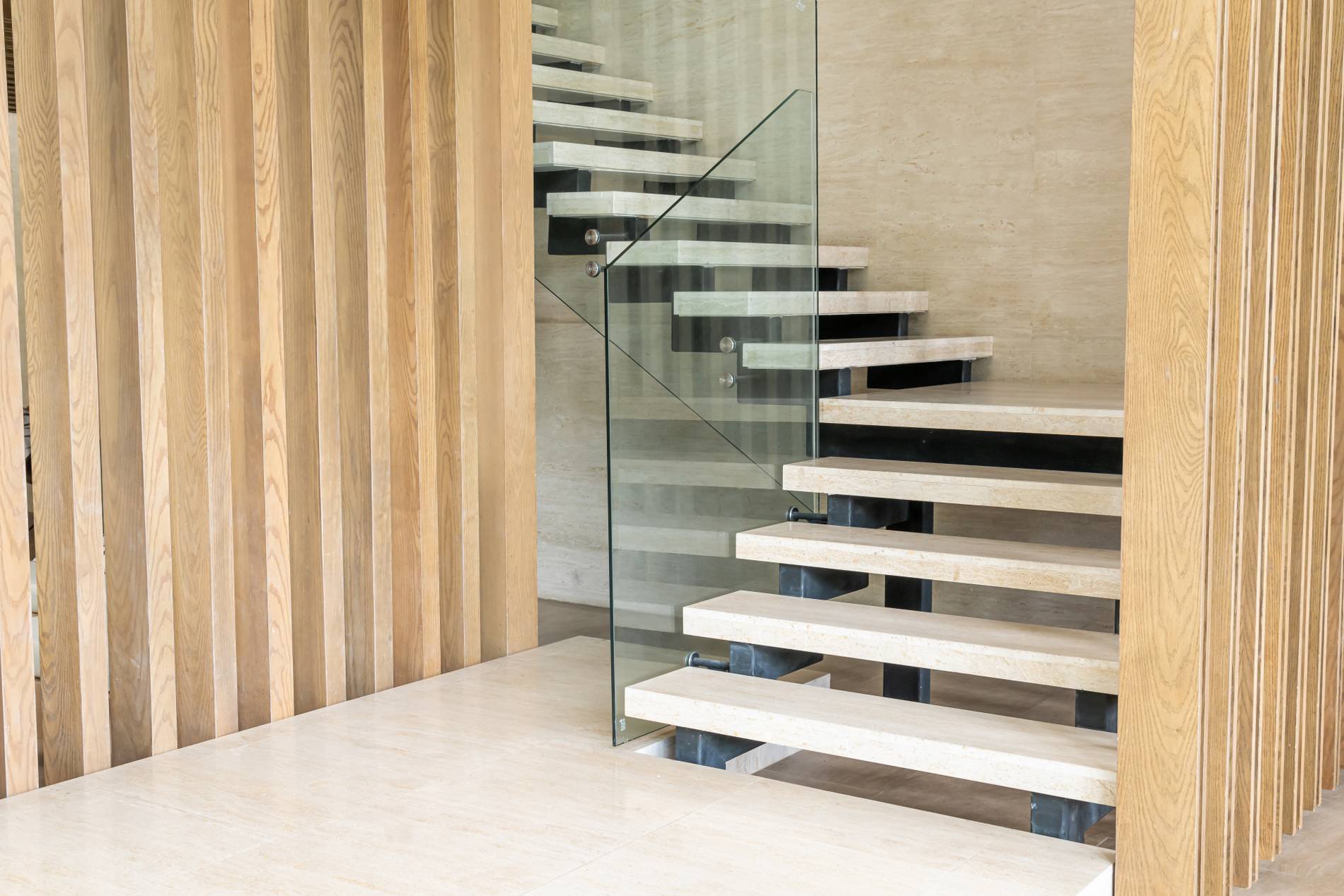 Agencement intérieur et extérieur à Figeac
